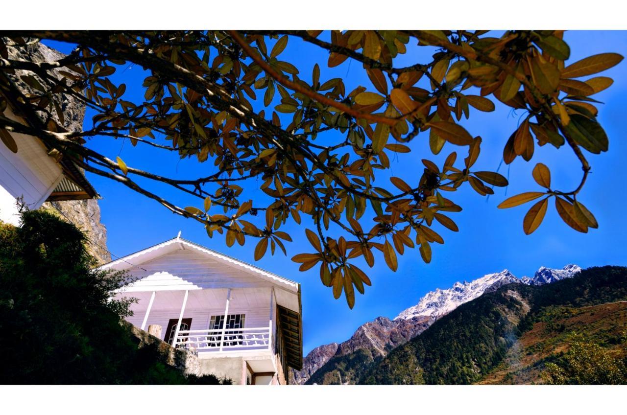 Summit Alpine Resort Лачунг Екстериор снимка